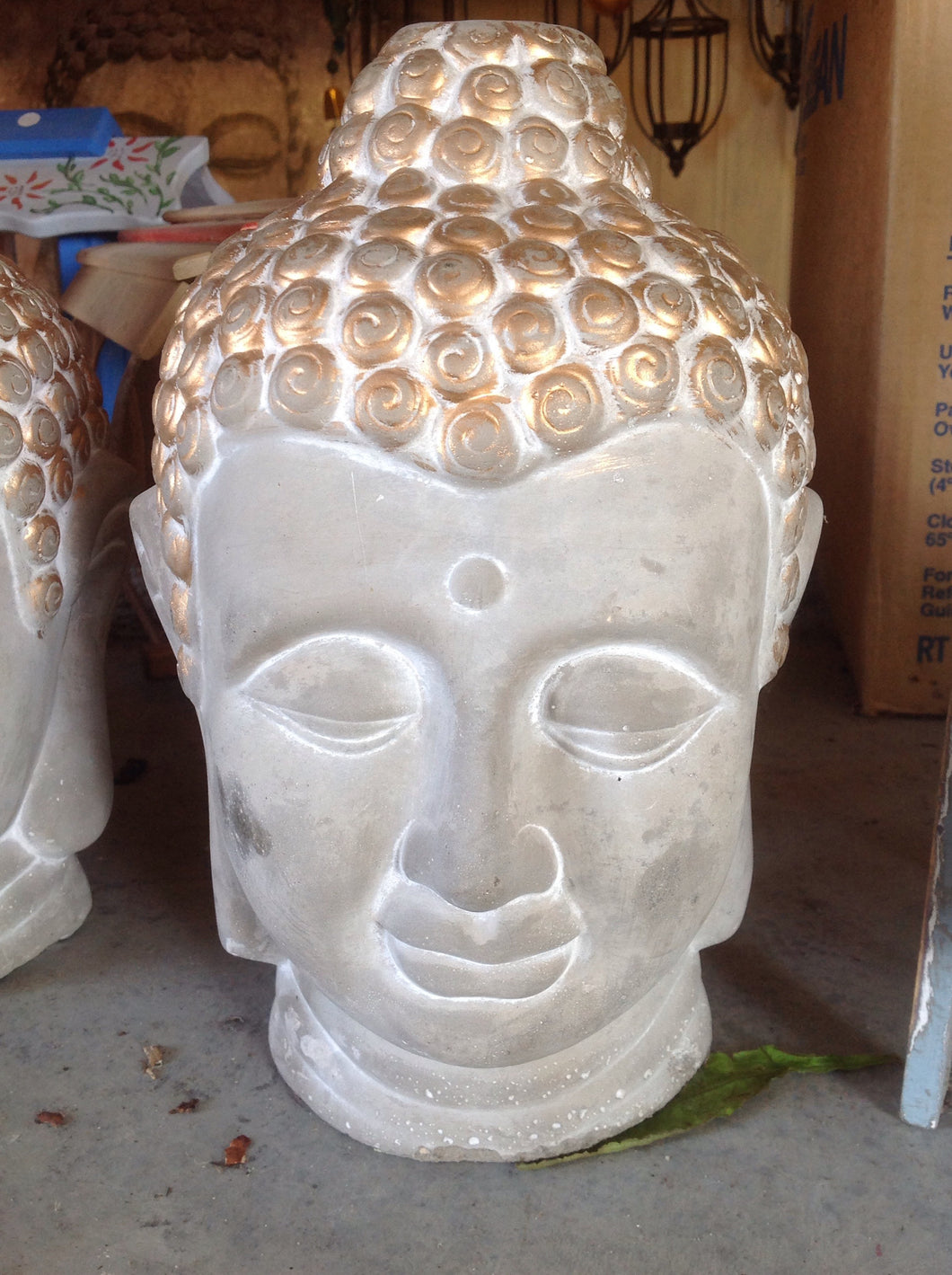 Bouddha avec spirale or